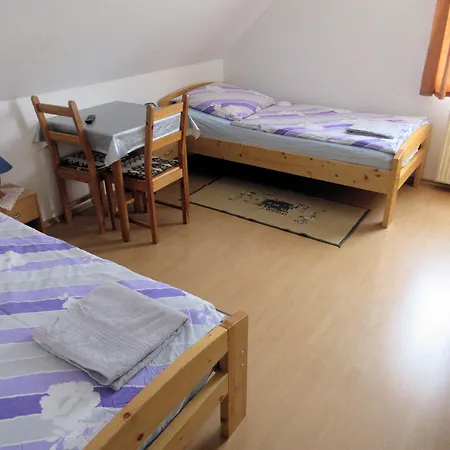 Apartment Charmantes In Mittelfeld